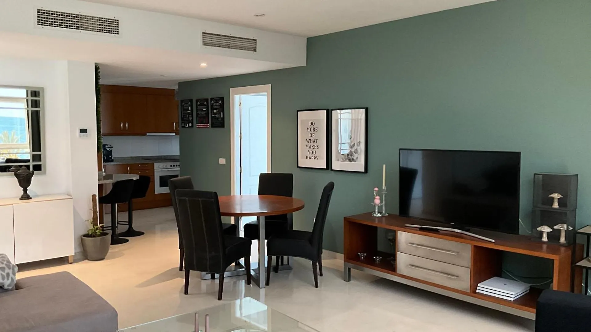 First Line Sea Apartment By Oliva Estepona